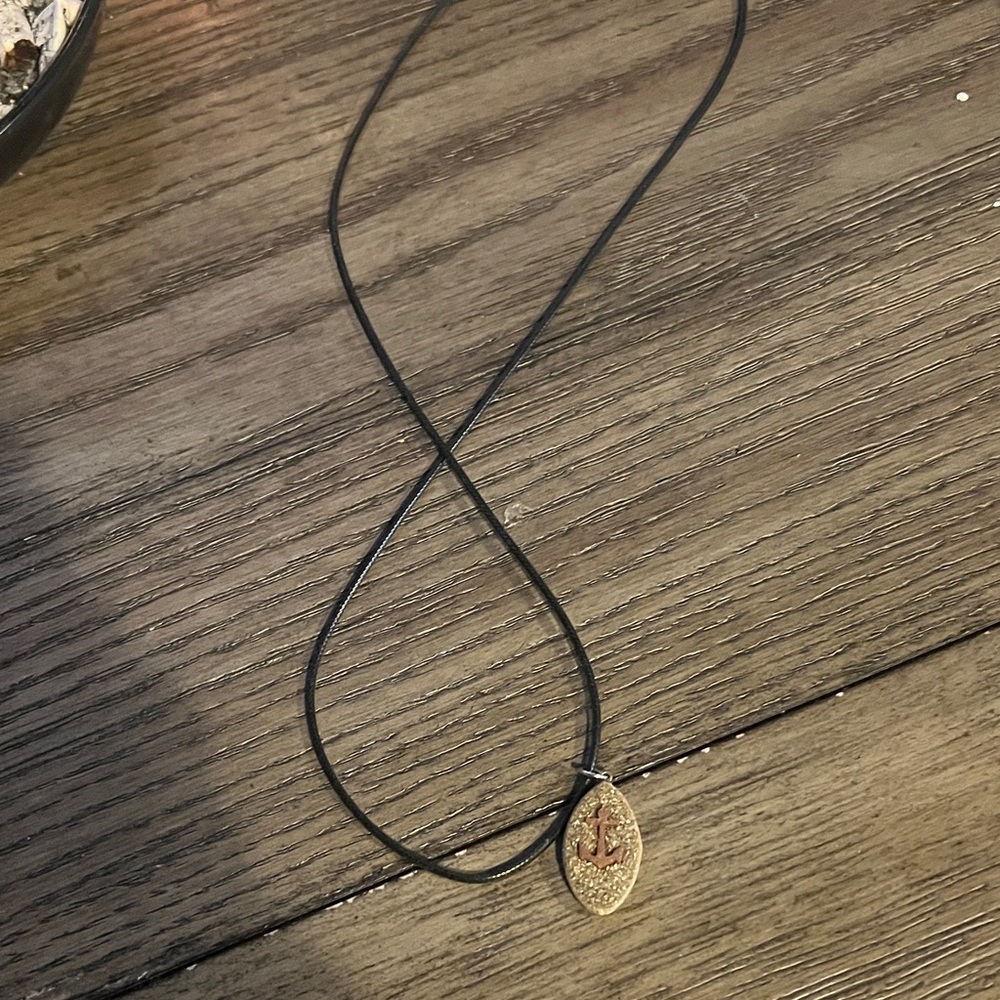 Elegant Black Pendant Necklace